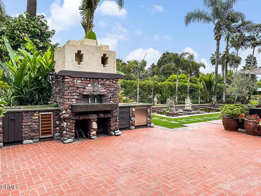 Exterior, Fireplace
