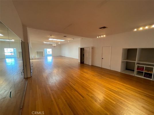 Chandelier, Empty room, Interior, Pendant Lights, Wood Texture Flooring