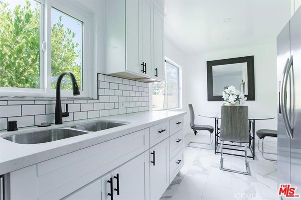 Dining room, Interior, Kitchen, Marble, Recessed Lighting