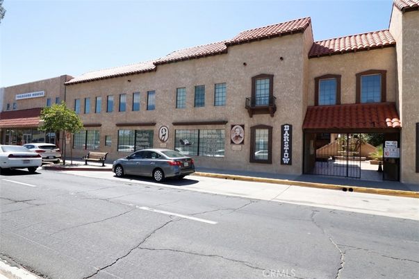 Exterior, Facade, Mediterranean