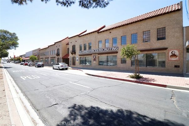Exterior, Facade, Mediterranean