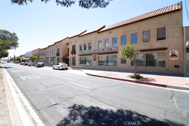 Exterior, Facade, Mediterranean
