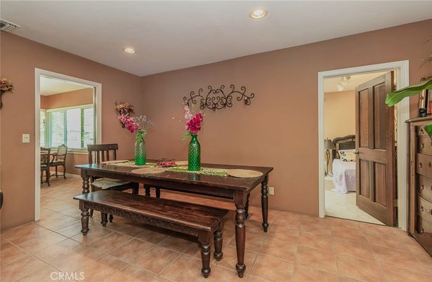 Dining room, Interior, Recessed Lighting