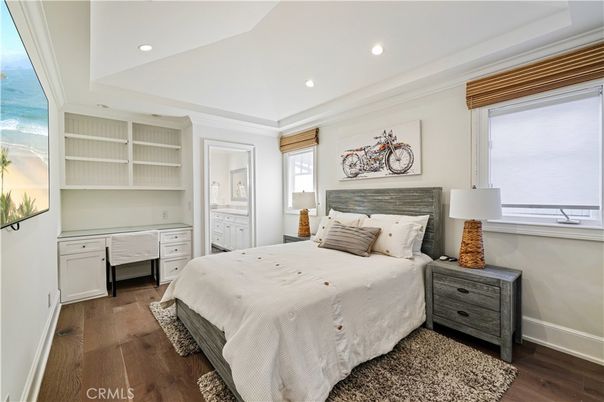 Bedroom, Interior, Recessed Lighting, Water, Wood Texture Flooring