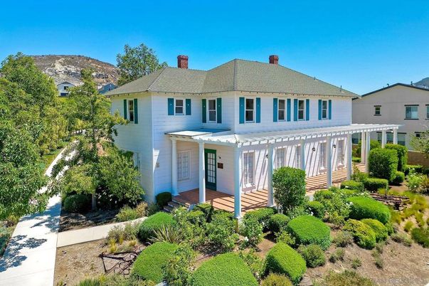 Backyard, Exterior, Facade, French Provincial