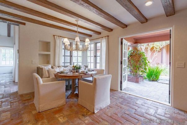 Chandelier, Dining room, Interior, Pendant Lights, Recessed Lighting, Wooden Beams
