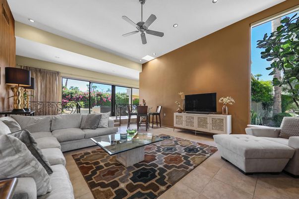 Dining room, Interior, Living room, Recessed Lighting