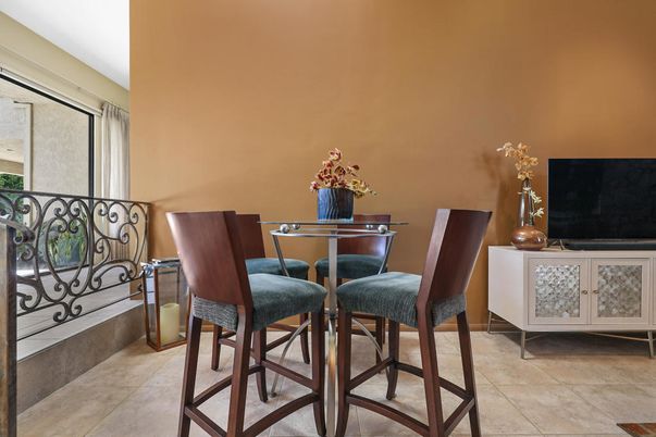 Dining room, Interior