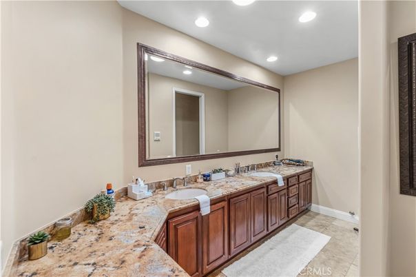 Bathroom, Dual Sink Vanities, Interior, Recessed Lighting