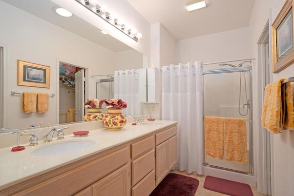 Bathroom, Dual Sink Vanities, Interior, Recessed Lighting