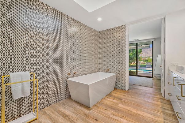 Bathroom, Free Standing Baths, Interior, Recessed Lighting, Wood Texture Flooring