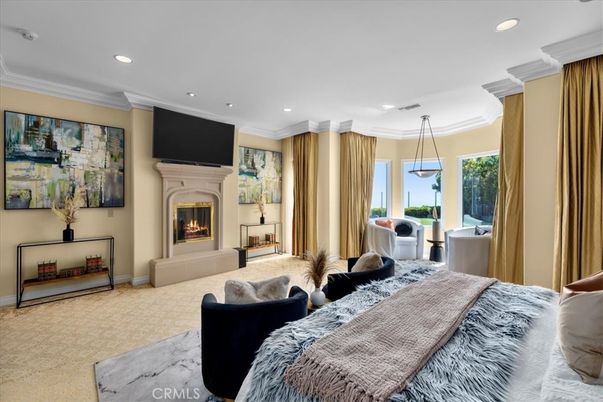 Bedroom, Fireplace, Interior, Pendant Lights, Recessed Lighting