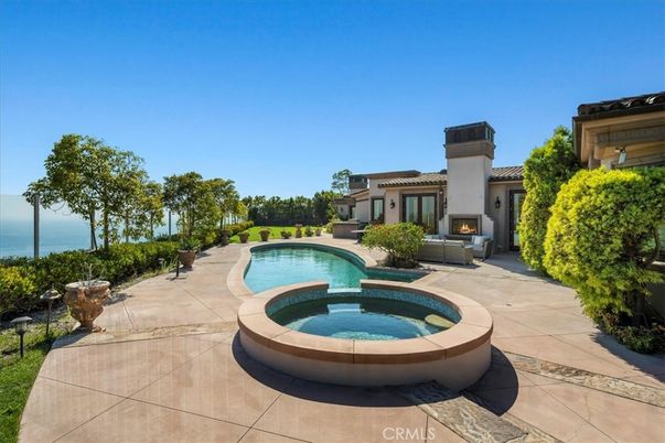 Exterior, Pool, Water