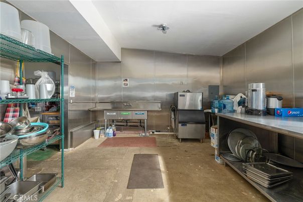 Interior, Stainless Steel Appliances