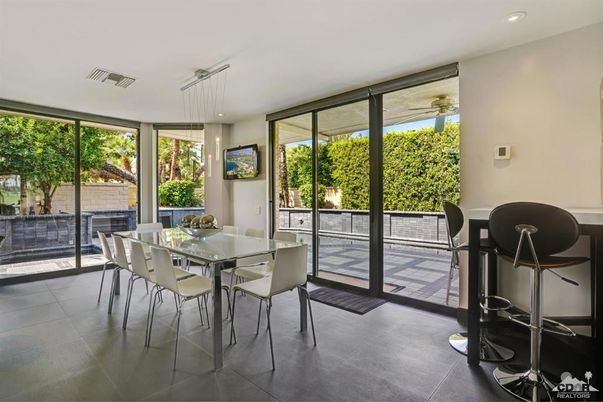 Dining room, Interior, Pendant Lights, Recessed Lighting