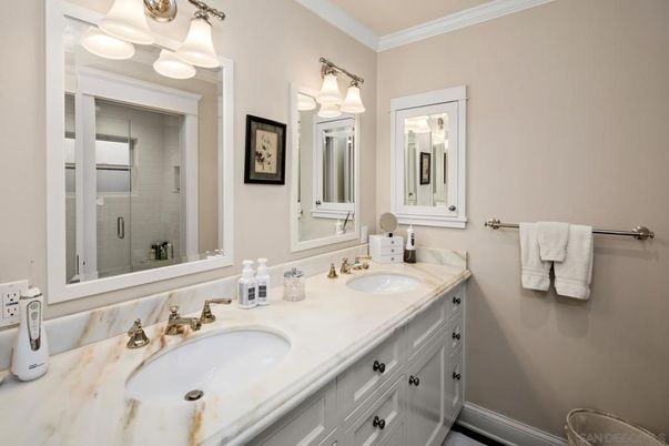 Bathroom, Dual Sink Vanities, Interior