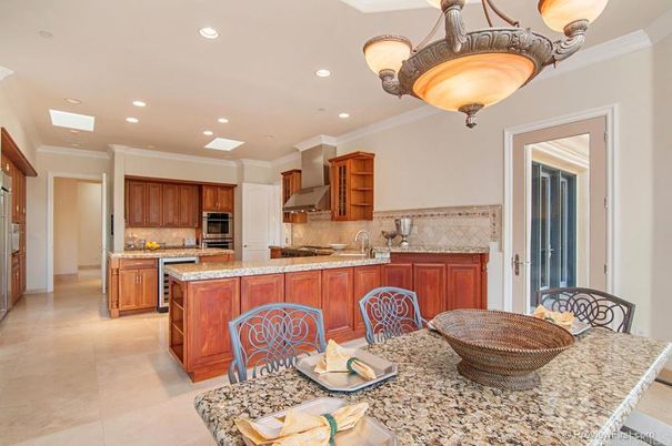 Dining room, Interior, Kitchen, Recessed Lighting, Stainless Steel Appliances