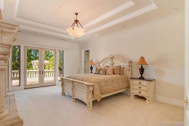 Bedroom, Fireplace, Interior, Pendant Lights