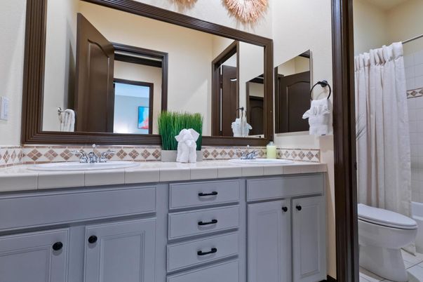 Bathroom, Interior, Tile Countertops