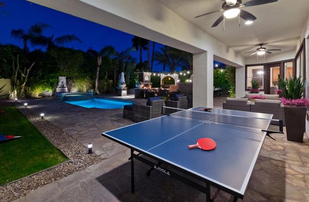 Exterior, Game Room, Pool