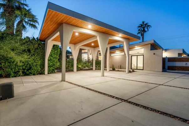 Detached Garage, Exterior