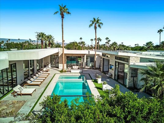 Exterior, Pool, Water