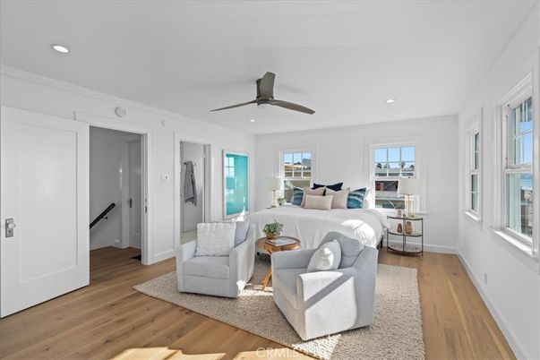 Bedroom, Interior, Living room, Recessed Lighting, Wood Texture Flooring