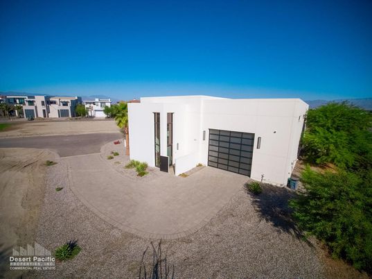 Attached, Exterior, Facade, Modern