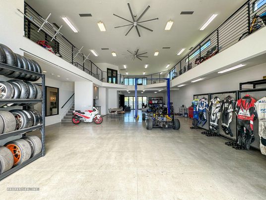 Fitness Equipment, Interior, Recessed Lighting