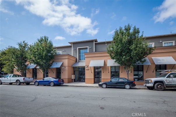 Exterior, Facade, Modern