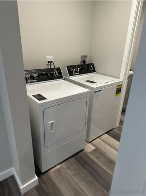 Interior, Utility Closets, Washer, Wood Texture Flooring