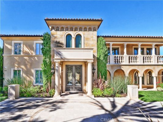 Exterior, Facade, Mediterranean