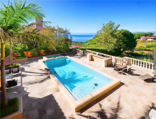 Exterior, Pool, Water
