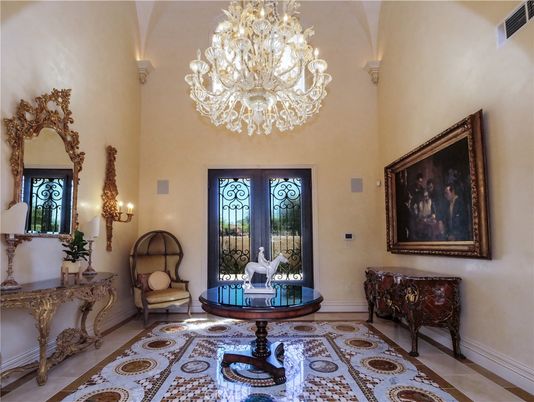 Chandelier, Interior