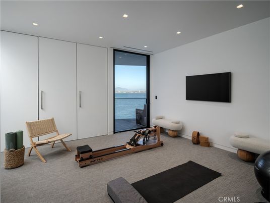 Fitness Equipment, Interior, Recessed Lighting, Water