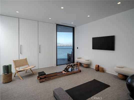 Fitness Equipment, Interior, Recessed Lighting, Water