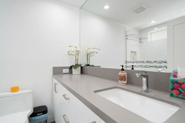Bathroom, Dual Sink Vanities, Interior, Recessed Lighting