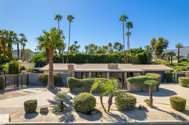Attached, Exterior, Facade, Ranch