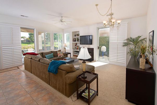 Chandelier, Interior, Living room