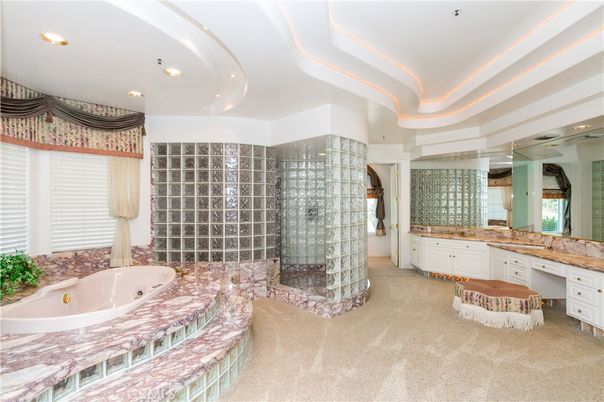 Bathroom, Interior, Recessed Lighting