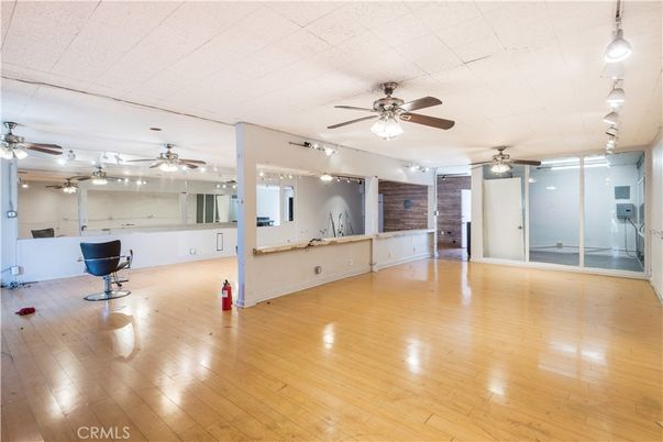 Empty room, Interior, Pendant Lights, Wood Texture Flooring