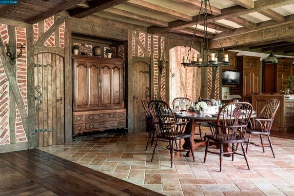 Chandelier, Dining room, Interior, Pendant Lights, Wooden Beams, Wooden Ceilings