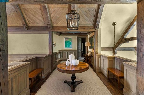 Interior, Pendant Lights, Wooden Beams, Wooden Ceilings, Wood Texture Flooring