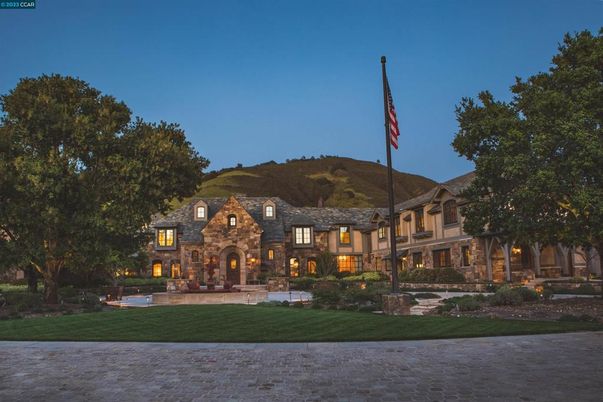 Backyard, Exterior, Facade, French Provincial