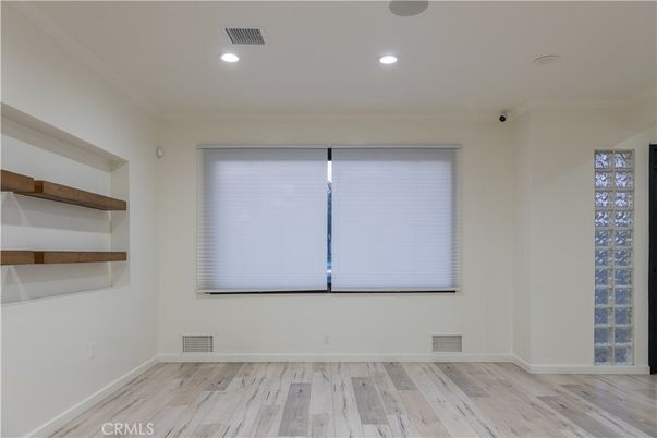 Empty room, Interior, Recessed Lighting, Wood Texture Flooring