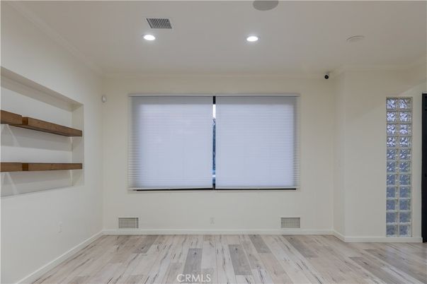 Empty room, Interior, Recessed Lighting, Wood Texture Flooring