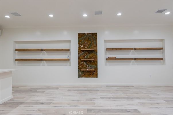 Interior, Recessed Lighting, Wood Texture Flooring