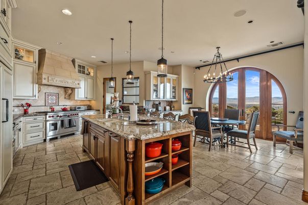 Chandelier, Dining room, Interior, Kitchen, Pendant Lights, Recessed Lighting, Stainless Steel Appliances
