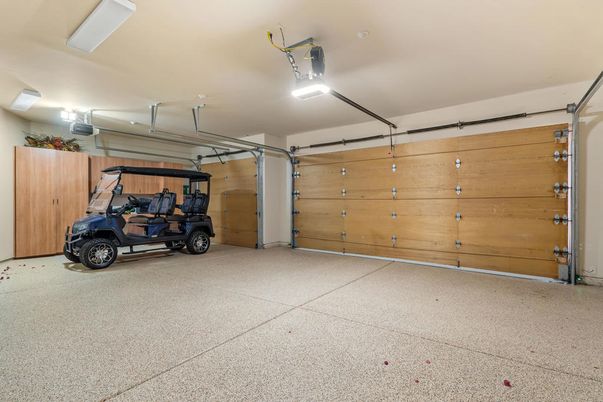 Garage, Interior