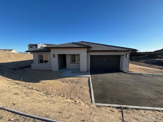 Attached, Exterior, Facade, Ranch